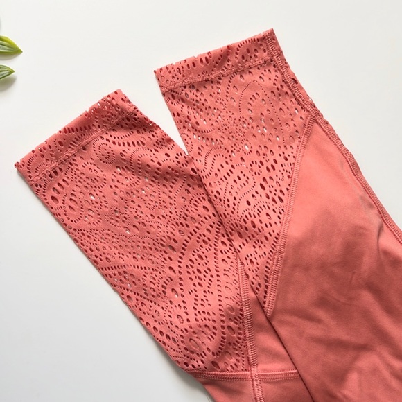 NWT pink sport buttery soft leggings and brami set - Picture 4 of 8